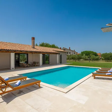 Marialba By Interhome Villa Pola