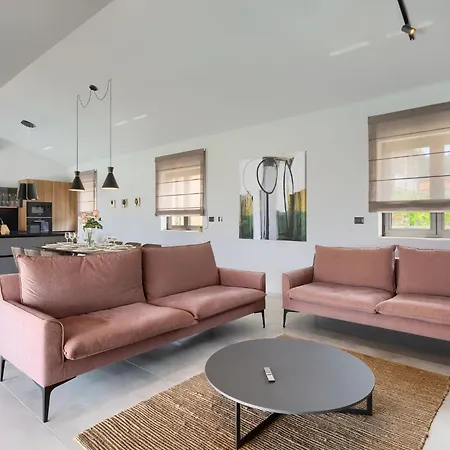 Marialba By Interhome Pola